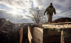 Ukraine xây rào chắn và đào hào, chuyển trọng tâm sang phòng thủ