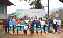 Tết An Bình 2024: ABBANK gây quỹ tài trợ 50.000 cây gỗ cho người dân Quảng Bình