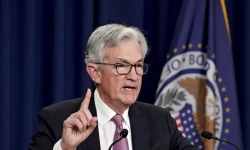 Chứng khoán Mỹ giảm điểm sau khi Fed tiếp tục giữ nguyên lãi suất