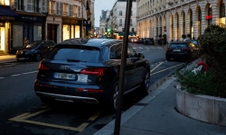 Paris tăng gấp ba lần phí đỗ xe SUV
