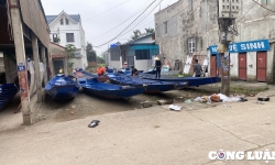 Sát mùa Lễ hội Chùa Hương, hàng trăm thuyền, đò của HTX Suối Yến vẫn 'nằm bờ'?