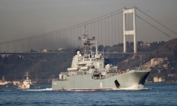 Ukraine nói phá hủy một tàu đổ bộ của Nga ở Biển Đen