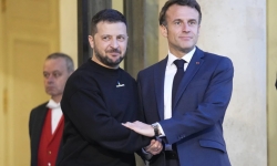 Pháp và Ukraine ký thỏa thuận an ninh tại Paris