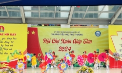 Hà Nội: Trường Tiểu học Phú Thượng (Tây Hồ) tổ chức Hội chợ Xuân năm 2024