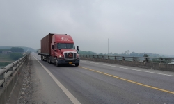 Từ ngày 4/4, cấm xe tải nặng và xe khách trên 30 chỗ đi vào cao tốc Cam Lộ - La Sơn