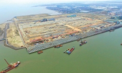 Chấp thuận dừng đầu tư 1,3km đường sau bến cảng Lạch Huyện (Hải Phòng)