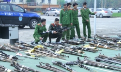 Lào Cai: Người dân tự nguyện giao nộp hơn 400 vũ khí thô sơ và công cụ hỗ trợ