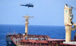 Hải quân Ấn Độ giải cứu tàu khỏi tay cướp biển Somalia