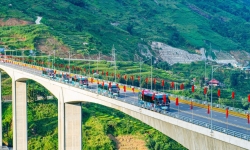 Lào Cai: Tạm dừng thu phí ban đêm đường BOT kết nối Sa Pa với cao tốc Nội Bài - Lào Cai