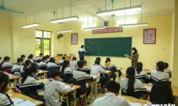 Hà Nội yêu cầu các trường không thu phí giữ chỗ của phụ huynh