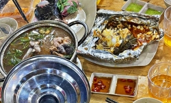 Thực hư du khách bị lừa đưa vào quán hải sản cân 'điêu' ở Nha Trang?