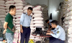 Nhiều cơ sở kinh doanh gạo Ông Cua tại Hà Nội có dấu hiệu bán hàng giả