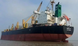 Cướp biển Somalia trả lại tàu sau khi nhận 5 triệu USD tiền chuộc