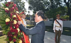 Phó Thủ tướng Trần Lưu Quang dâng hoa tưởng niệm Chủ tịch Hồ Chí Minh tại Thủ đô La Habana, Cuba