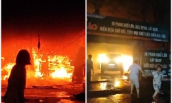 Hà Nội: Xưởng in biển quảng cáo bất ngờ cháy trong đêm, thiêu rụi nhiều tài sản