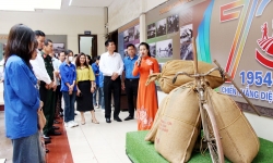 Bắc Giang: Trưng bày tư liệu, hiện vật kỷ niệm 70 năm Chiến thắng Điện Biên Phủ