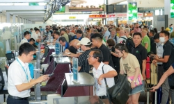 Khoảng 94.000 lượt hành khách qua sân bay Nội Bài trong ngày đầu kỳ nghỉ lễ