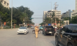 Lực lượng CSGT Sầm Sơn căng mình điều tiết giao thông những ngày lễ