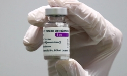 AstraZeneca rút vắc xin COVID-19 khỏi thị trường châu Âu