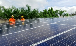 Điện mặt trời mái nhà tự sản, tự tiêu: Nên khuyến khích bán nhưng có điều kiện