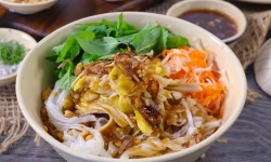 Phở trộn, nộm và gỏi gà xé của Việt Nam lọt top món trộn ngon nhất thế giới