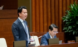 Bộ trưởng Bộ TN&MT Đặng Quốc Khánh chỉ rõ giải pháp căn cơ để hồi sinh các 'dòng sông chết'