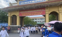 Bắc Ninh: Xác minh thông tin giám thị vào nhà vệ sinh chụp ảnh bài thi lớp 10 của thí sinh
