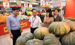 Bộ Công Thương khuyến cáo người dân không nên hoang mang, lo lắng đi mua, tích trữ quá nhiều hàng hoá