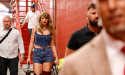 Taylor Swift đi xem bạn trai thi đấu, gián tiếp đáp trả về hợp đồng chia tay