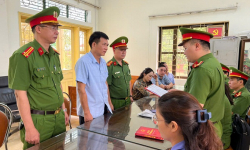 Bắt cựu Phó Chủ tịch UBND xã ở Hà Giang lập khống hồ sơ cấp 'sổ đỏ' cho vợ