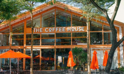 Từ chuỗi cafe từng được định giá nghìn tỷ, đến cú trượt dài của The Coffee House