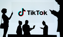 TikTok cắt giảm hàng trăm việc làm để thay bằng AI