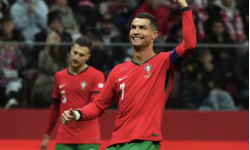 Ronaldo ghi bàn, Bồ Đào Nha thắng kịch tính trước Ba Lan