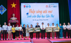 Phân bón Cà Mau trao học bổng “Thắp sáng ước mơ sinh viên Đại học Cần Thơ” lần VIII