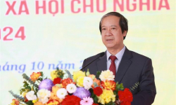 Bộ trưởng Nguyễn Kim Sơn: Mỗi học sinh 'không đợi lớn' mới tìm hiểu và thực hiện pháp luật