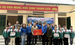 Chi đoàn 1 – Đoàn Thanh niên Cơ quan Trung ương Hội Nhà báo Việt Nam đồng hành cùng trẻ em vùng cao vượt khó