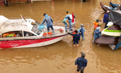 Thủ tướng yêu cầu lãnh đạo 9 tỉnh Trung Bộ không để người dân bị thiếu đói trong mưa lũ