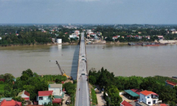 Phú Thọ: Các phương tiện được lưu thông bình thường qua cầu Trung Hà