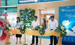 Vietnam Airlines khai trương phòng khách Bông Sen tại Quy Nhơn