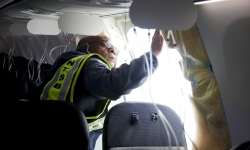 Máy bay Boeing 737 Max 9 bị rơi tấm chốt cửa thoát hiểm 'vì thiếu bu lông'