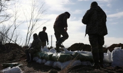 Ukraine cạn kiệt vũ khí, Nga từng bước tạo lợi thế trên chiến trường