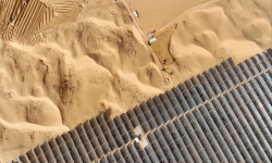 Sức mạnh từ những trang trại điện khổng lồ trên sa mạc của Trung Quốc