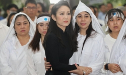Gia đình, đồng nghiệp nghẹn ngào tiễn đưa linh cữu NSND Lý Huỳnh