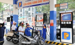 Điều chỉnh giá xăng dầu, xăng RON 95 giảm 170 đồng/lít
