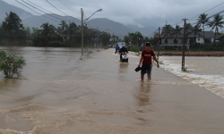 Khẩn cấp ứng phó mưa lũ ở miền Trung, Tây Nguyên
