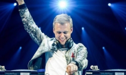 DJ Armin van Buuren sẽ biểu diễn ở sân khấu 'khủng' nhất Việt Nam