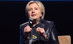Vanity Fair bị chỉ trích nặng nề vì đoạn video về bà Hillary