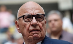 Rupert Murdoch gửi Facebook: 'Hãy trả tiền cho các tờ báo'