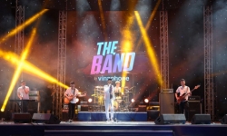 Nghệ sĩ Trần Ly Ly 'tỏ tình' trên sân khấu The Band by Vinaphone