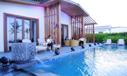 Mövenpick Resort Cam Ranh đạt danh hiệu Best Luxury Beachfront Resort Development